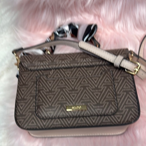 Aldo Brown and Gray Chevron Crossbody Bag with Gold Hardware - Picture 5 of 11